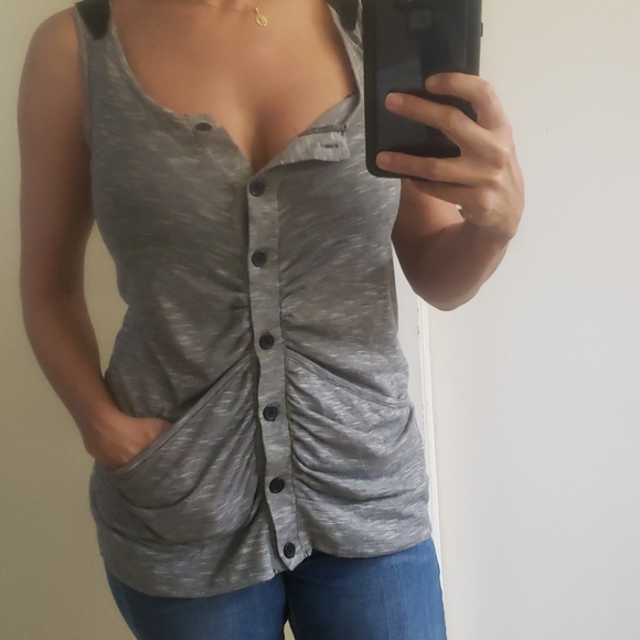 Top - Picture 1 of 2